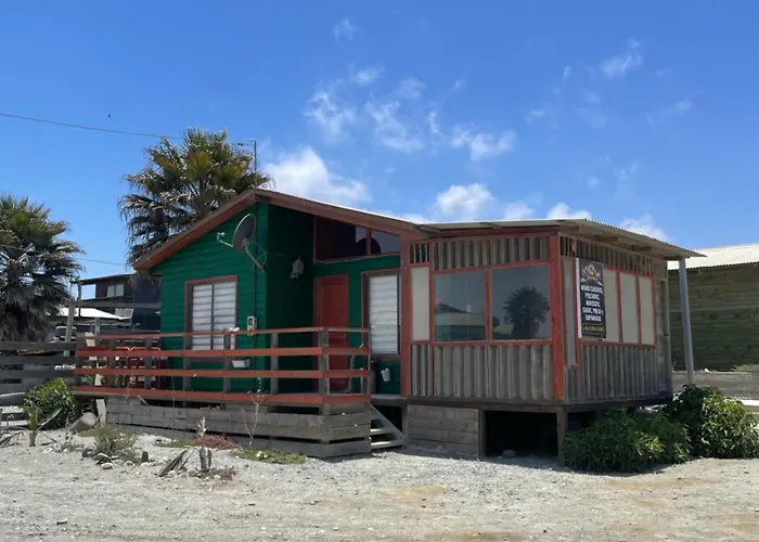 Cabanas En Caleta Chanaral De Aceituno